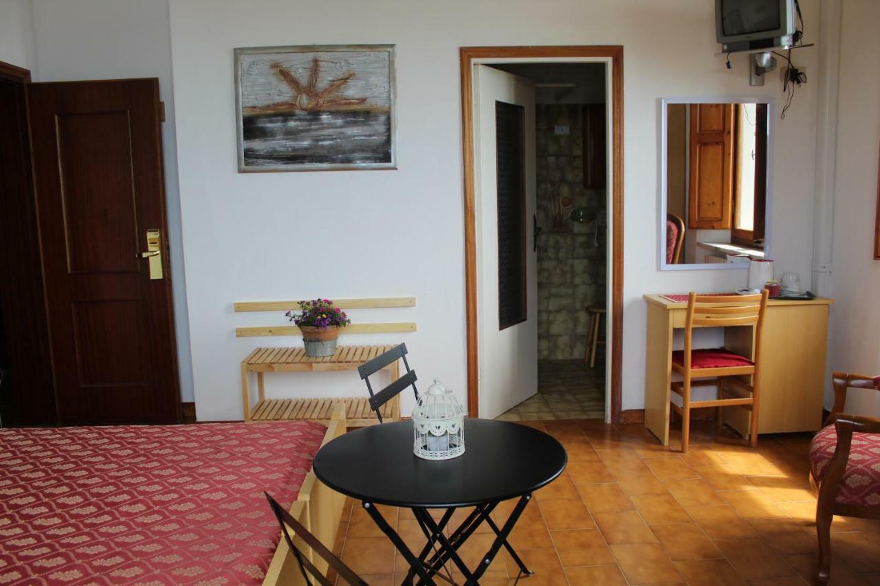 Hotel La Marinella Castiglioncello Kültér fotó